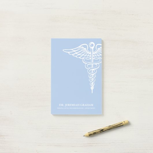 Medizinisches Büro-personalisiertes weißes und Post-it Klebezettel (Auf Schreibtisch)