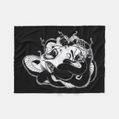 Medusa Blackwork Tattoo Flash Fleecedecke (Vorderseite (Horizontal))