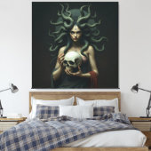 „Medusa – Blick der Macht“ Leinwanddruck (Insitu (Schlafzimmer))