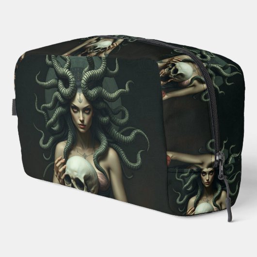 „Medusa – Blick der Macht“ Waschbeutel (Rechte Ecke)