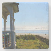 Meer, Sandstrand, Grüntöne und Hafen in der Nähe v Steinuntersetzer (Vorderseite)