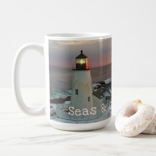 Meer und Grüße Blush Pink Lighthouse Kaffeetasse (Mit Donut)