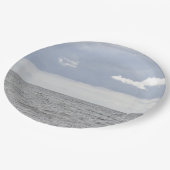 Meer und hübsche Wolken Pappteller (Schrägansicht)