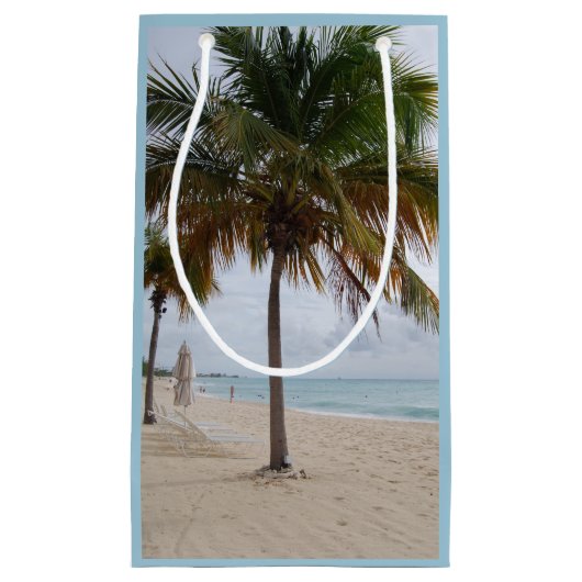 Meer und Strand mit Palmen Kleine Geschenktüte (Vorderseite)