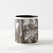 Meereislinien im Osten Grönlands Zweifarbige Tasse (Mittel)