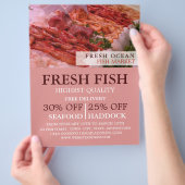 Meeresfrüchte-Auslage, Fischhändler/Ehefrau, Fisch Flyer (Hand)