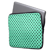 Meeresgrün Schwarz Polka Laptopschutzhülle (Vorderseite Links)