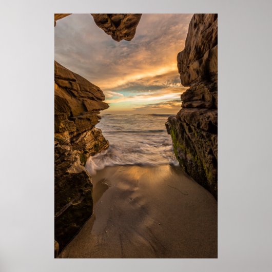 Meereshöhle am Windansea Beach Poster (Vorne)