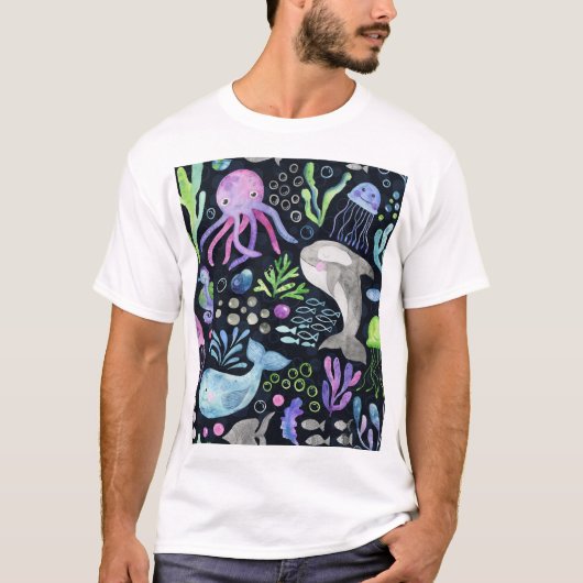 Meereslebensfarbe, dunkler Hintergrund. T-Shirt (Vorderseite)
