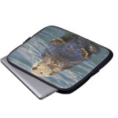 Meeresotter spielen auf Eisbergen bei Surprise Inl Laptopschutzhülle (Vorne Knopf)