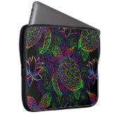 Meeresschildkröte in psychedelischen Multicolorfar Laptopschutzhülle (Vorne Rechts)