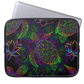 Meeresschildkröte in psychedelischen Multicolorfar Laptopschutzhülle (Vorderseite)