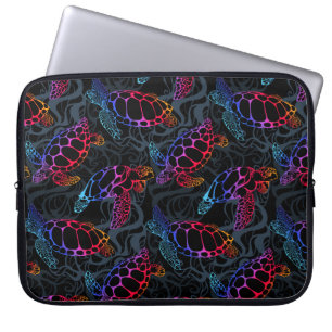 Meeresschildkröte in psychedelischen Multicolorfar Laptopschutzhülle