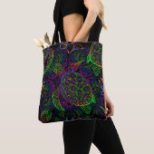 Meeresschildkröte in psychedelischen Multicolorfar Tasche (Von Nahem)