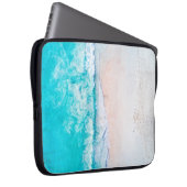 Meeresstrand, schöne Landschaft, Reisethema. Laptopschutzhülle (Vorne Rechts)