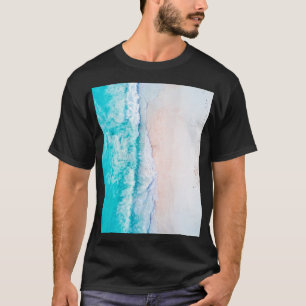 Meeresstrand, schöne Landschaft, Reisethema. T-Shirt