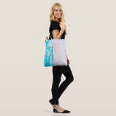 Meeresstrand, schöne Landschaft, Reisethema. Tasche (Am Model)