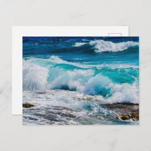 Meereswellen, die am Strand abstürzen Postkarte (Vorne/Hinten)