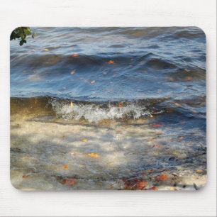 Meereswellen und Blätter Mousepad