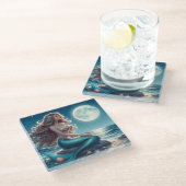 Meerjungfrau am Strand in der Nacht Glasuntersetzer (Schrägansicht)