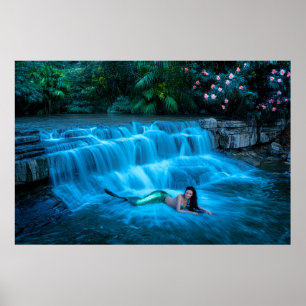 Meerjungfrau im Wasserfall Poster