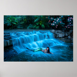 Meerjungfrau im Wasserfall Poster