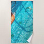 Meerjungfrau in einem Swimmingpool Strandtuch (Vorderseite)