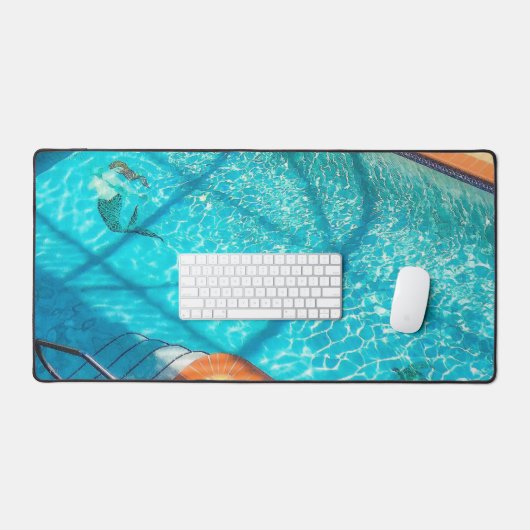 Meerjungfrau in einer Badewanne Schreibtischunterlage (Tastatur & Maus)