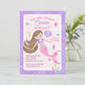Meerjungfrau mit braunem Haar rosa Lila Geburtstag Einladung (Stehend Vorderseite)