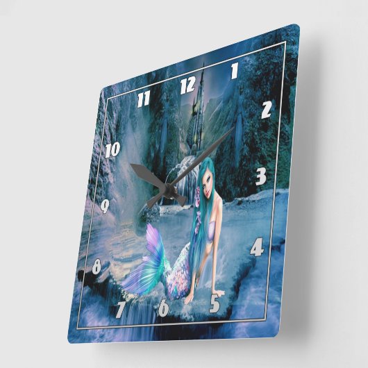 Meerjungfrau mit türkisfarbenem Haar Quadratische Wanduhr (Winkel)