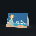 Meerjungfrau und Delfine Karte<br><div class="desc">Meerjungfrau mit Delphinillustrierung mit einer schönen Meerjungfrau, die auf einem Felsen sitzt und unter den Meereslebewesen bezaubert - tropische Fische, Muscheln und andere Meereslebewesen wie Korallen, Seesterne, vor einem tiefblauen Hintergrund des Ozeans. Es ist perfekt für die Meerjungfrau Ihres Kindes oder unter der Meeresthema Geburtstagsparty. Personalisieren Sie es mit Ihren...</div>