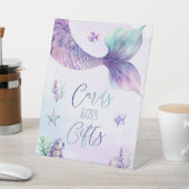 Meerjungfrau unter Meereskarten und Geschenke Sockelschild (In SItu)