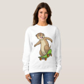 Meerkat als Skater mit Skateboard Sweatshirt (Vorne ganz)
