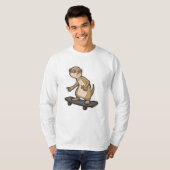 Meerkat als Skater mit Skateboard T-Shirt (Vorne ganz)