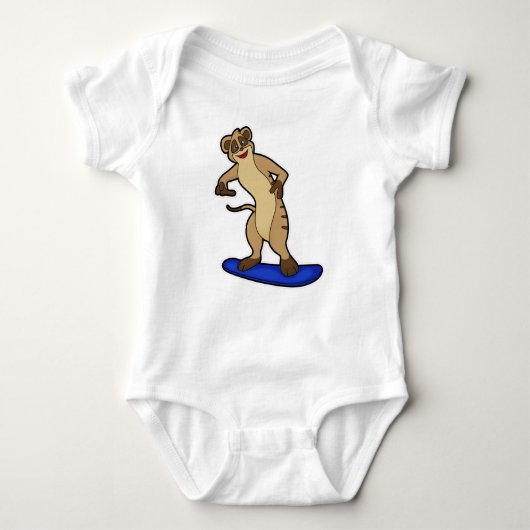 Meerkat als Snowboarder mit Snowboard Baby Strampler (Vorderseite)