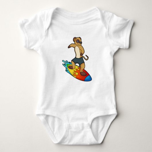 Meerkat als Surfer mit Surfboard Baby Strampler (Vorderseite)