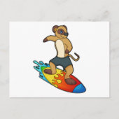 Meerkat als Surfer mit Surfboard Postkarte (Vorderseite)