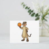 Meerkat bei Basketball Sports Postkarte (Stehend Vorderseite)