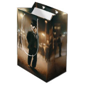 Meerkat, das für Veranstaltungen in der Schwarzen Mittlere Geschenktüte (Rückseite Schrägansicht)