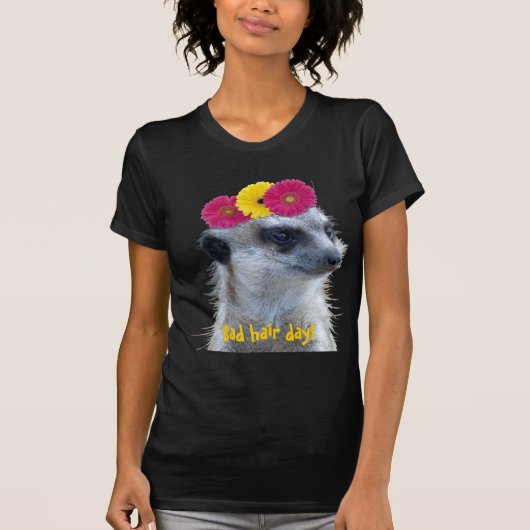 Meerkat mit 3 hellen Gänseblümchen T-Shirt (Vorderseite)