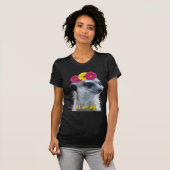 Meerkat mit 3 hellen Gänseblümchen T-Shirt (Vorne ganz)