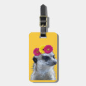 Meerkat mit 3 hellen gerber Gänseblümchen Gepäckanhänger (Vorderseite vertikal)