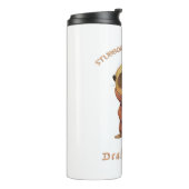 Meerkat Stubborn kümmert sich um Niedliches, wunde Thermosbecher (Nach links gedreht)