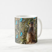 Meerkat und blaue Schmetterlinge, Kaffeetasse (VorderseiteRechts)