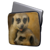 Meerkat-Zuneigung Laptopschutzhülle (Vorderseite Links)