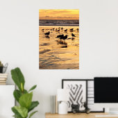 Meerschluchten am Strand bei Sonnenuntergang Poster (Heimbüro)