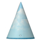 Meerwasser, klarer blauer Himmel. Partyhütchen (Links)