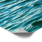 Meerwasser, klarer blauer Himmel. Poster (Ecke)