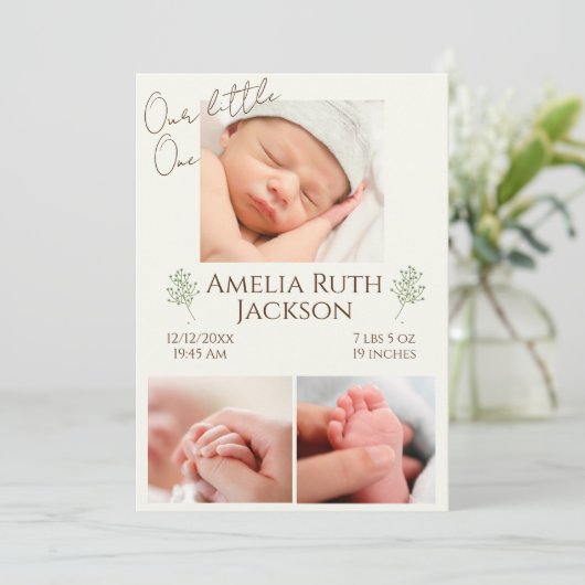 "Meet Our Little One" Foto Geburt Announccard Ankündigung (Stehend Vorderseite)