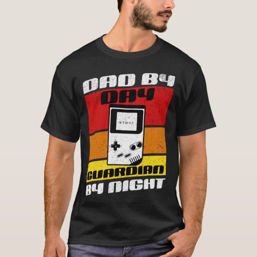 Meet the Ultimate Gamer Dad by Day Guardian By Nig T-Shirt (Vorderseite)